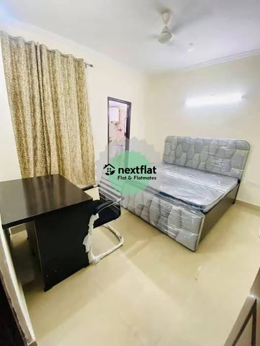 Looking for Flatmate in 2BHK in Amarpali Silicon City, Sector 76, Noida - NextFlat