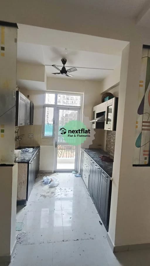 3BHK in Prateek Wisteria, Sector 77, Noida - Photo 1