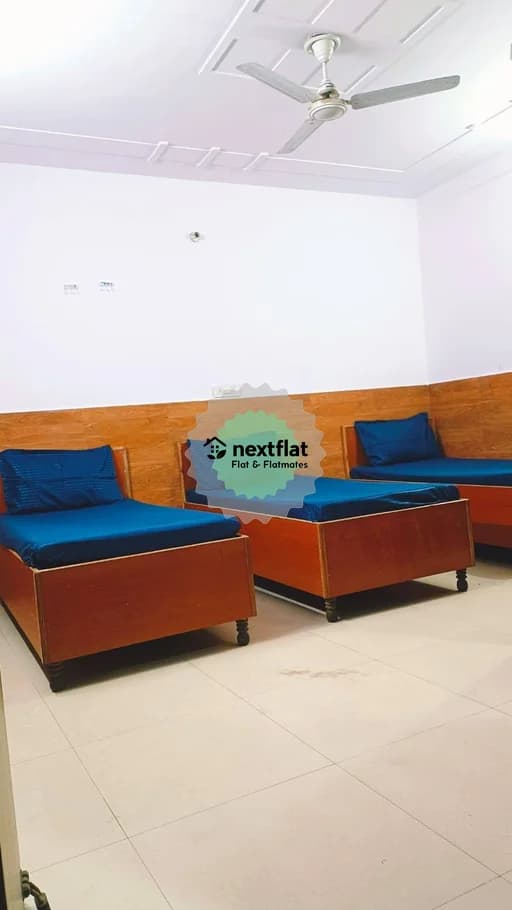 2BHK in Sector 58, Sector 58, Noida - Photo 1