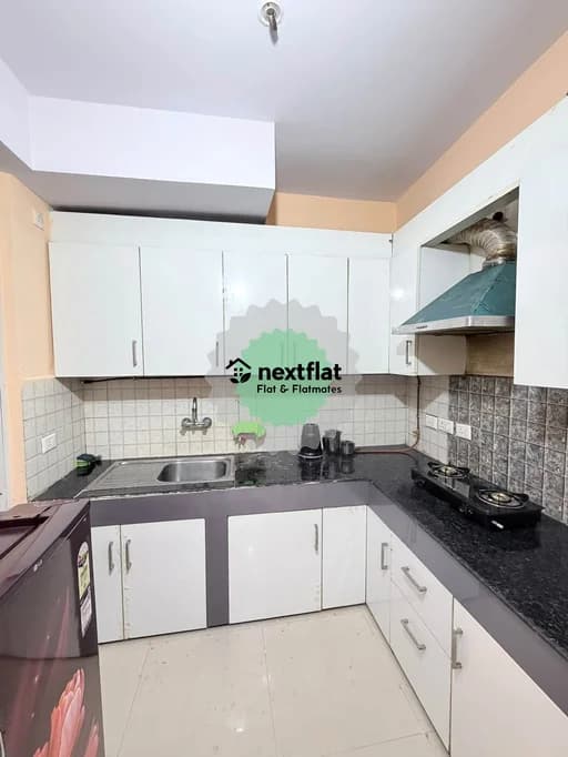 2BHK in Sector 16, Panchsheel Greens 2, Noida - Photo 1