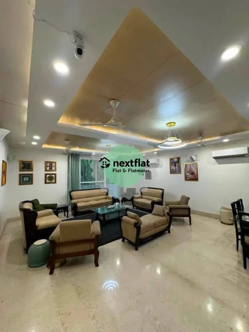 4BHK in DLF Phase 1, Sector 26, Gurugram - Photo 1