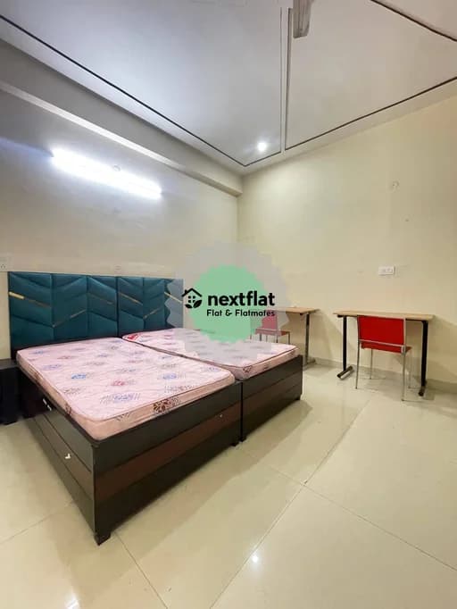 2BHK in Sector 70, Sector 70, Noida - Photo 1