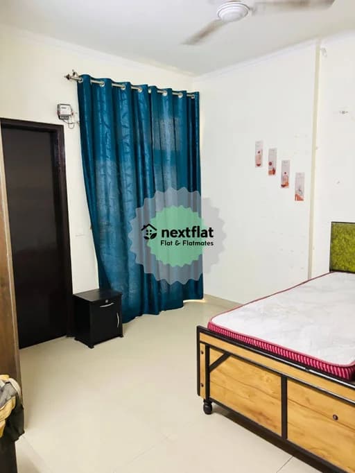 2BHK in Sector 76, Noida, Noida - Photo 1