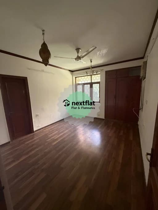 3BHK in Sushant Lok 1, Sector 43, Gurugram - Photo 1