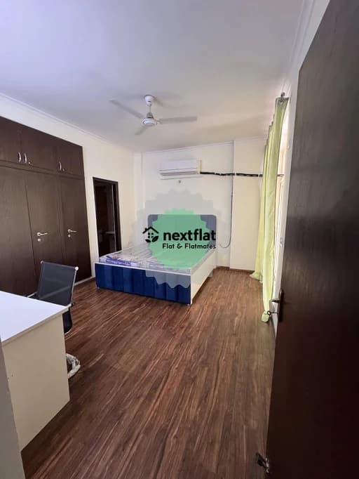 2BHK in Sector 76, Noida, Noida - Photo 1