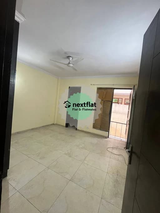 2BHK in Sector 45, Sector 45, Gurugram - Photo 1