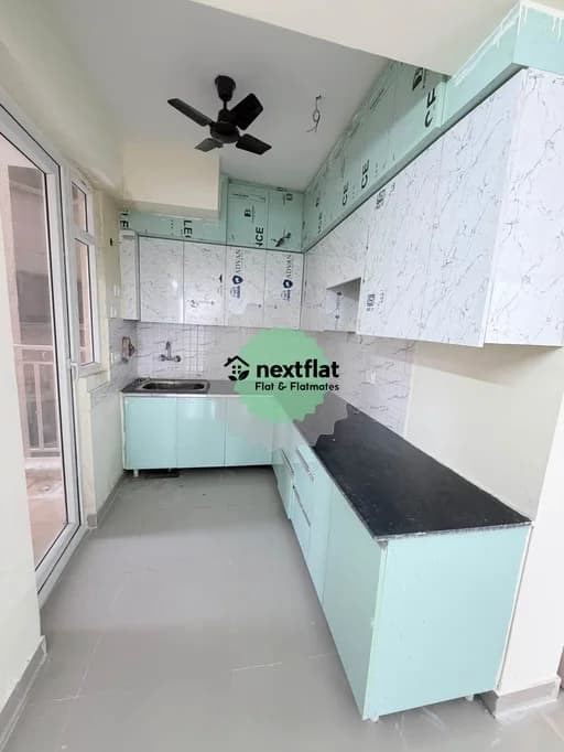 2BHK in Noida Phase-2, Yakubpur, Noida - Photo 1