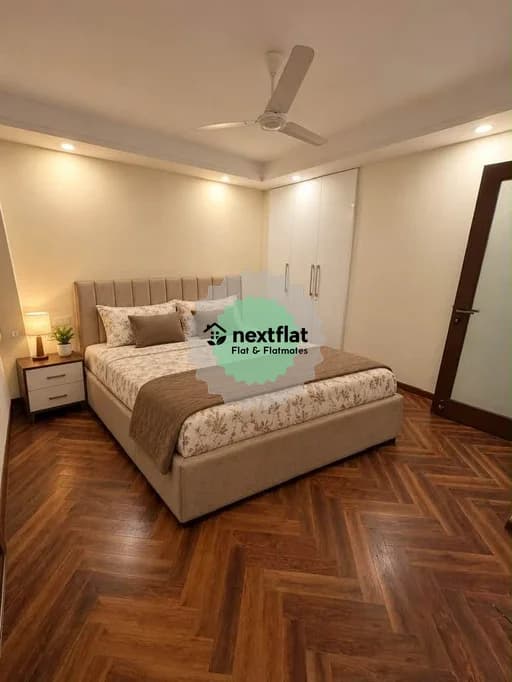 2BHK in DLF Phase 1, Sector 26, Gurugram - Photo 1