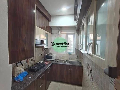 2BHK in Noida Phase-2, Yakubpur, Noida - Photo 1