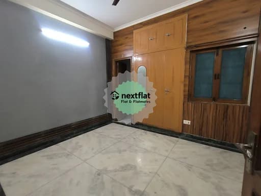 2BHK in Sector 40, Sector 40, Noida - Photo 1