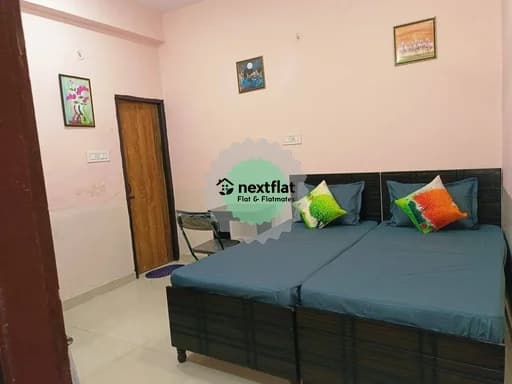 2BHK in Sector 51, Sector 51, Noida - Photo 1