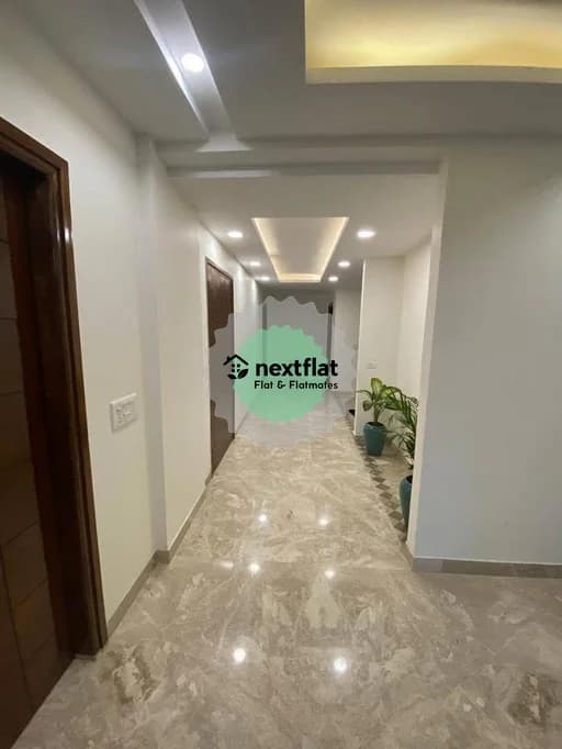 4BHK in Subhash Chowk, South City 1, Gurugram - Photo 1