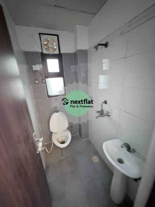 2BHK in Sector 75, Noida, Noida - Photo 1